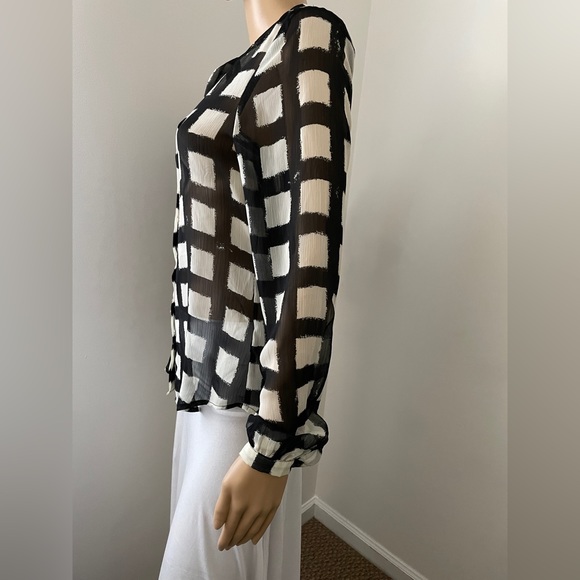 Michael Kors Buttom down long sleeve blouse - Picture 2 of 6